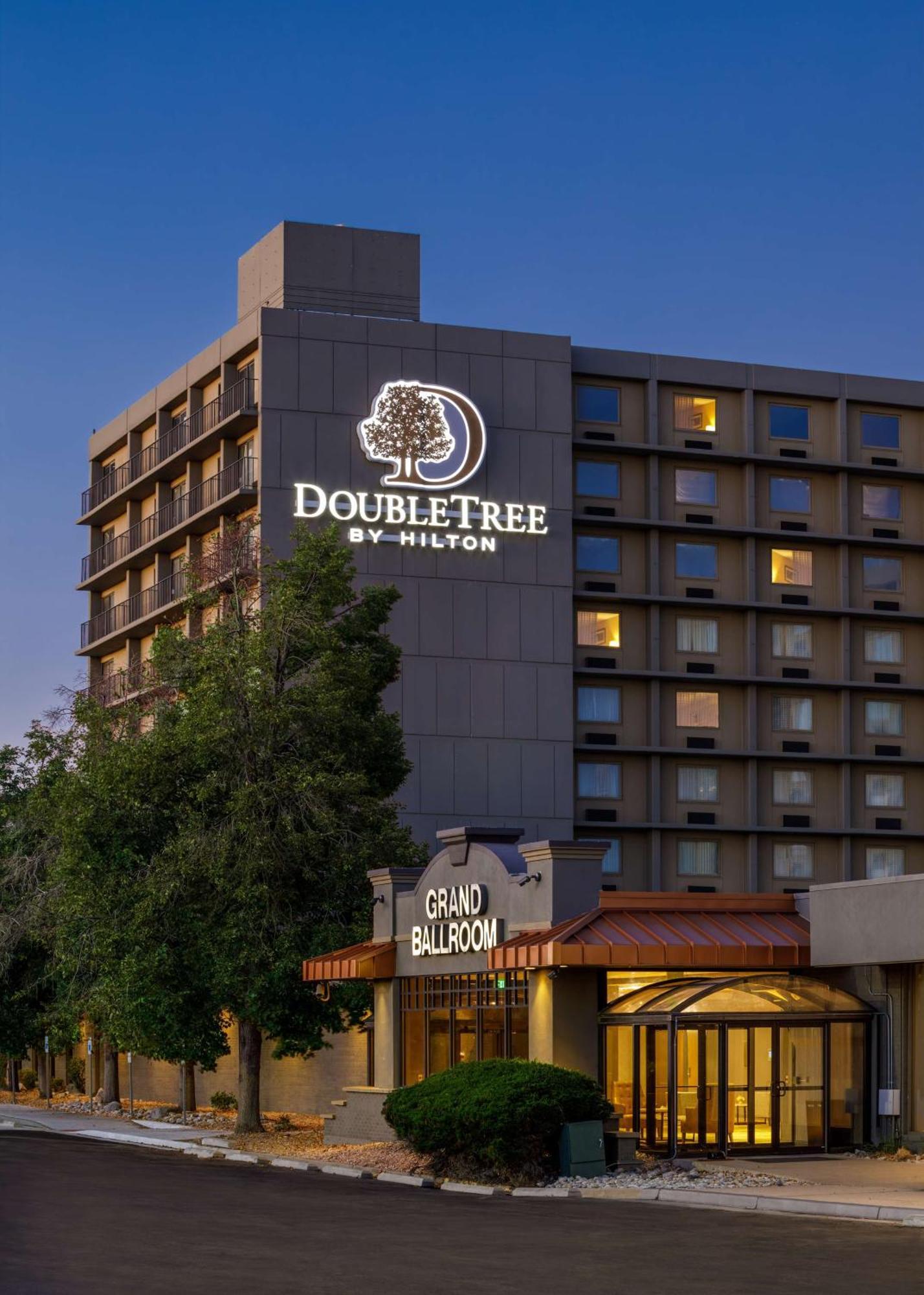 Doubletree By Hilton Hotel Denver Bagian luar foto